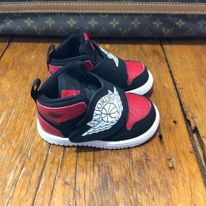 Sky Jordan 1 Bred (TD) BQ7196-001